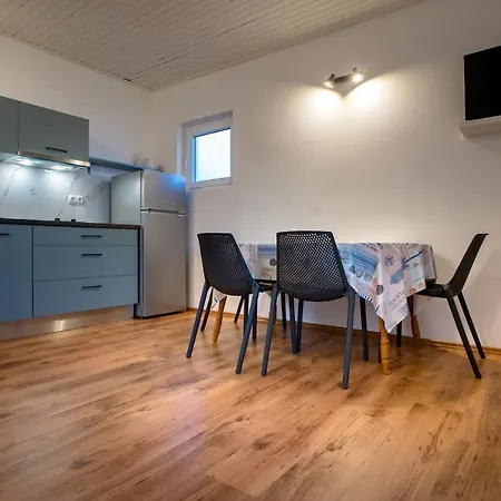 & Fam Ribaric Lägenhet Banjol