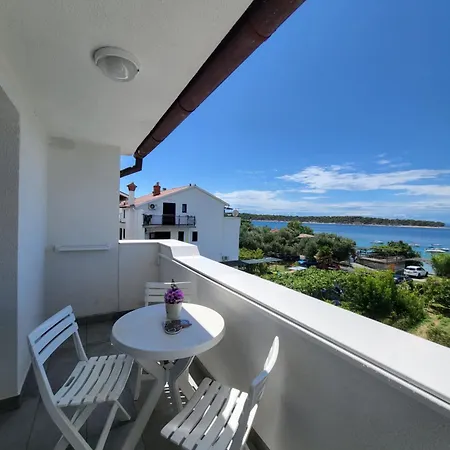 & Fam Ribaric Apartment Banjol