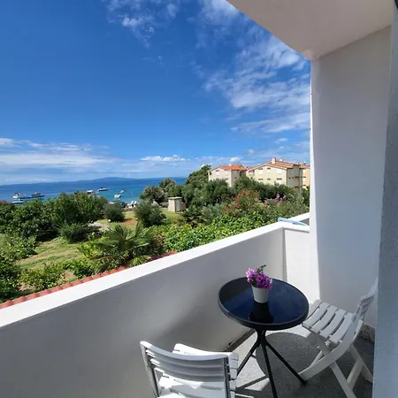 Apartments&rooms Fam Ribarić * Banjol