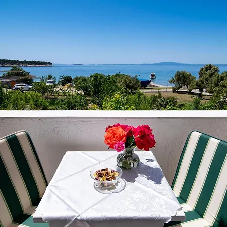 Apartments&rooms Fam Ribarić Banjol