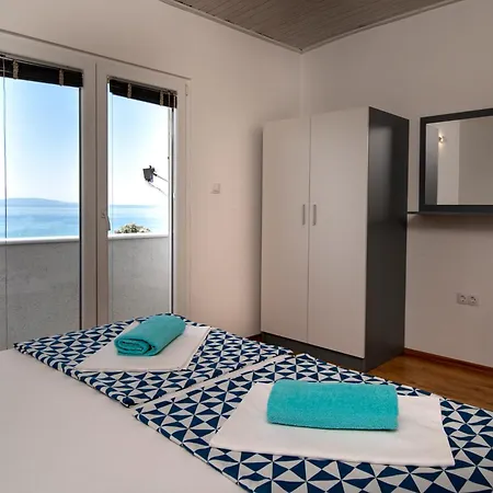 Apartments&rooms Fam Ribarić