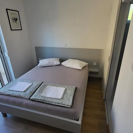 Apartments&rooms Fam Ribarić *