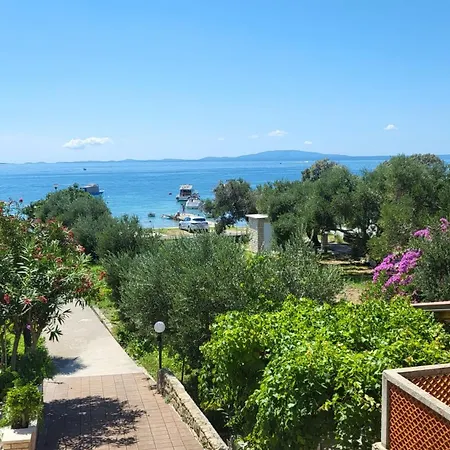 & Fam Ribaric Apartment Banjol
