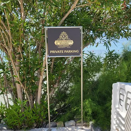 Apartments&rooms Fam Ribarić