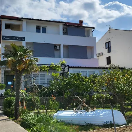 Apartament Apartments&rooms Fam Ribarić