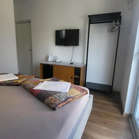 Apartments&rooms Fam Ribarić *