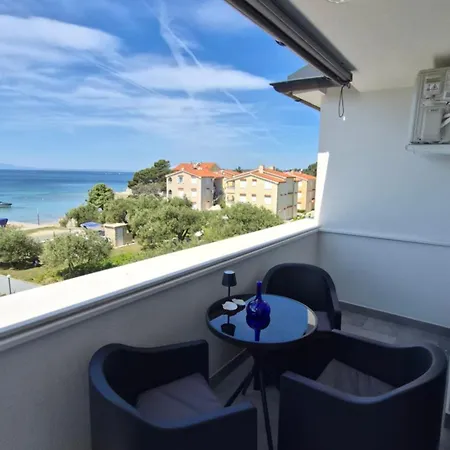 & Fam Ribaric