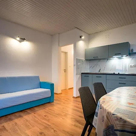 Apartment & Fam Ribaric