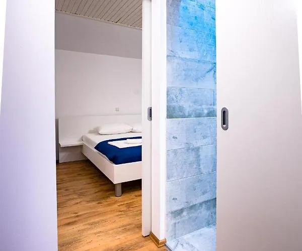 & Fam Ribaric Apartamento Banjol